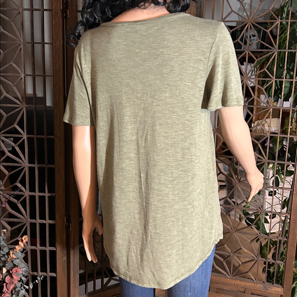 JESSICA SIMPSON OLIVE GREEN TSHIRT M - Picture 8 of 9